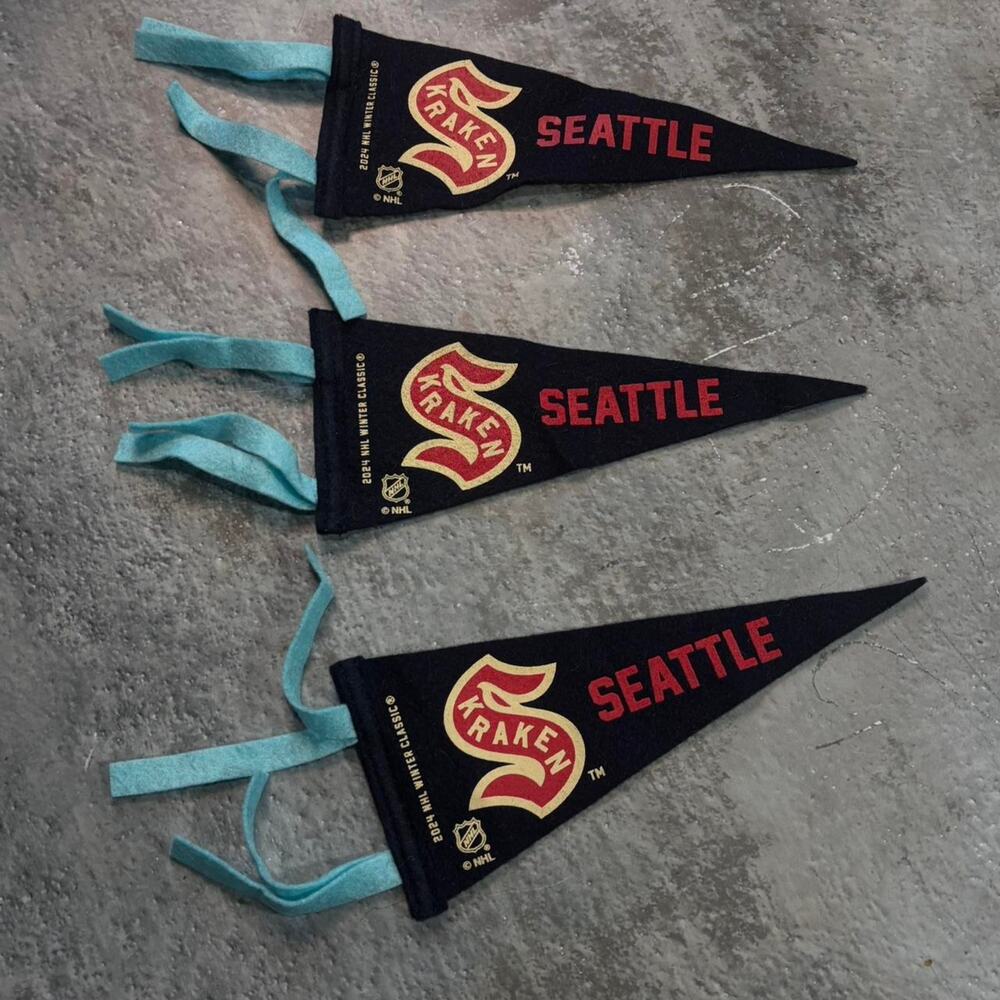 Seattle Kraken NHL Winter Classic Mini Pennants. Navy Blue Oxford Pennant